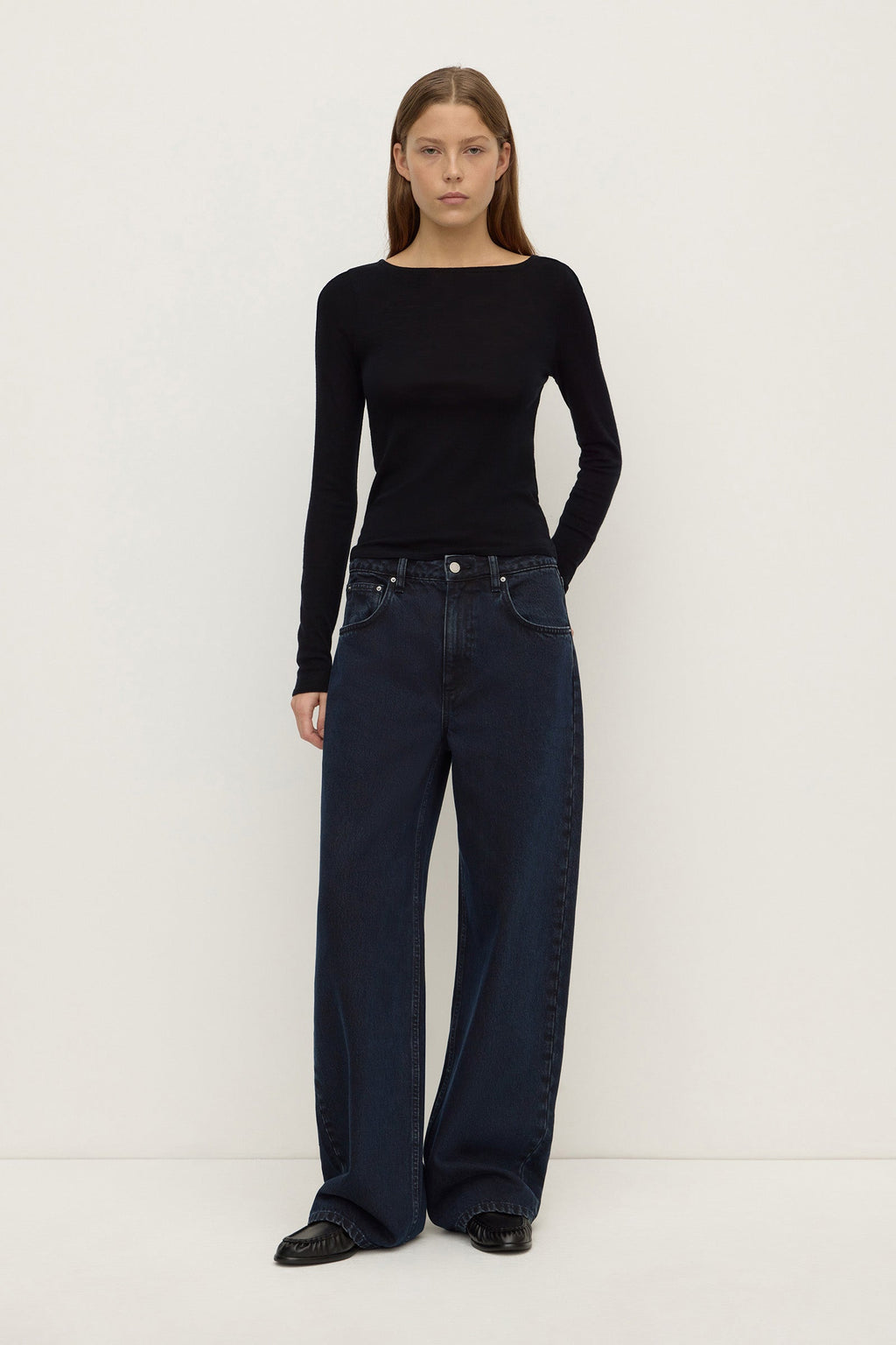 Relaxed Mid Rise Jean
