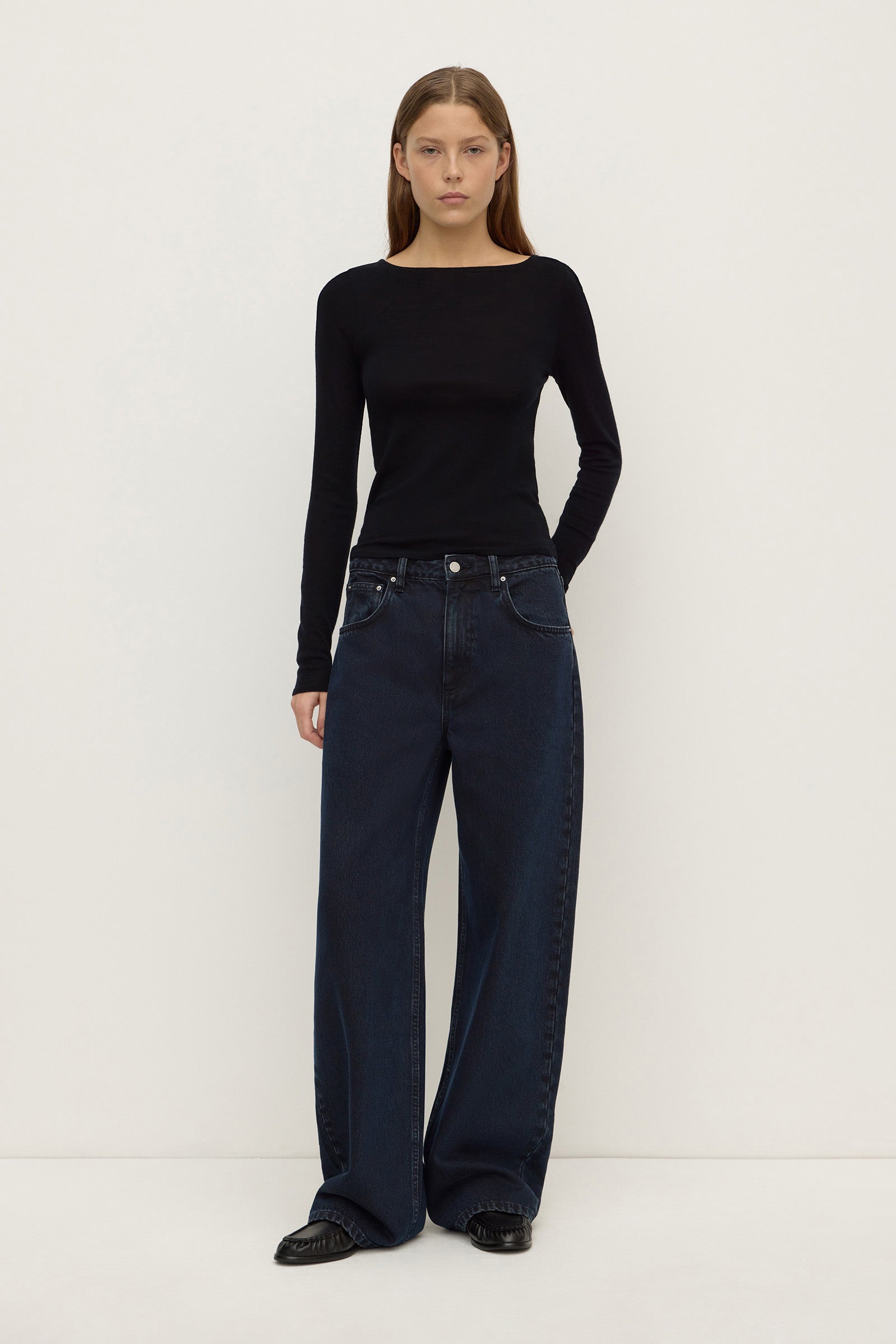 Relaxed Mid Rise Jean