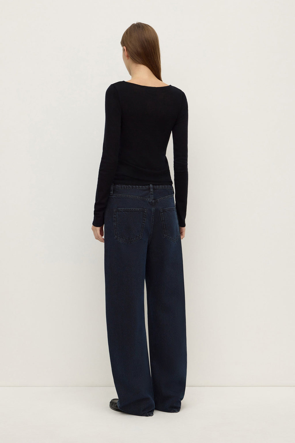 Relaxed Mid Rise Jean