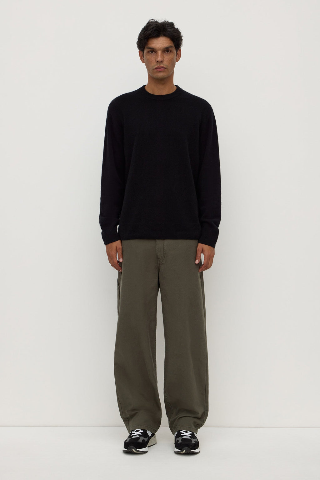 Crew Neck Cashmere Knit