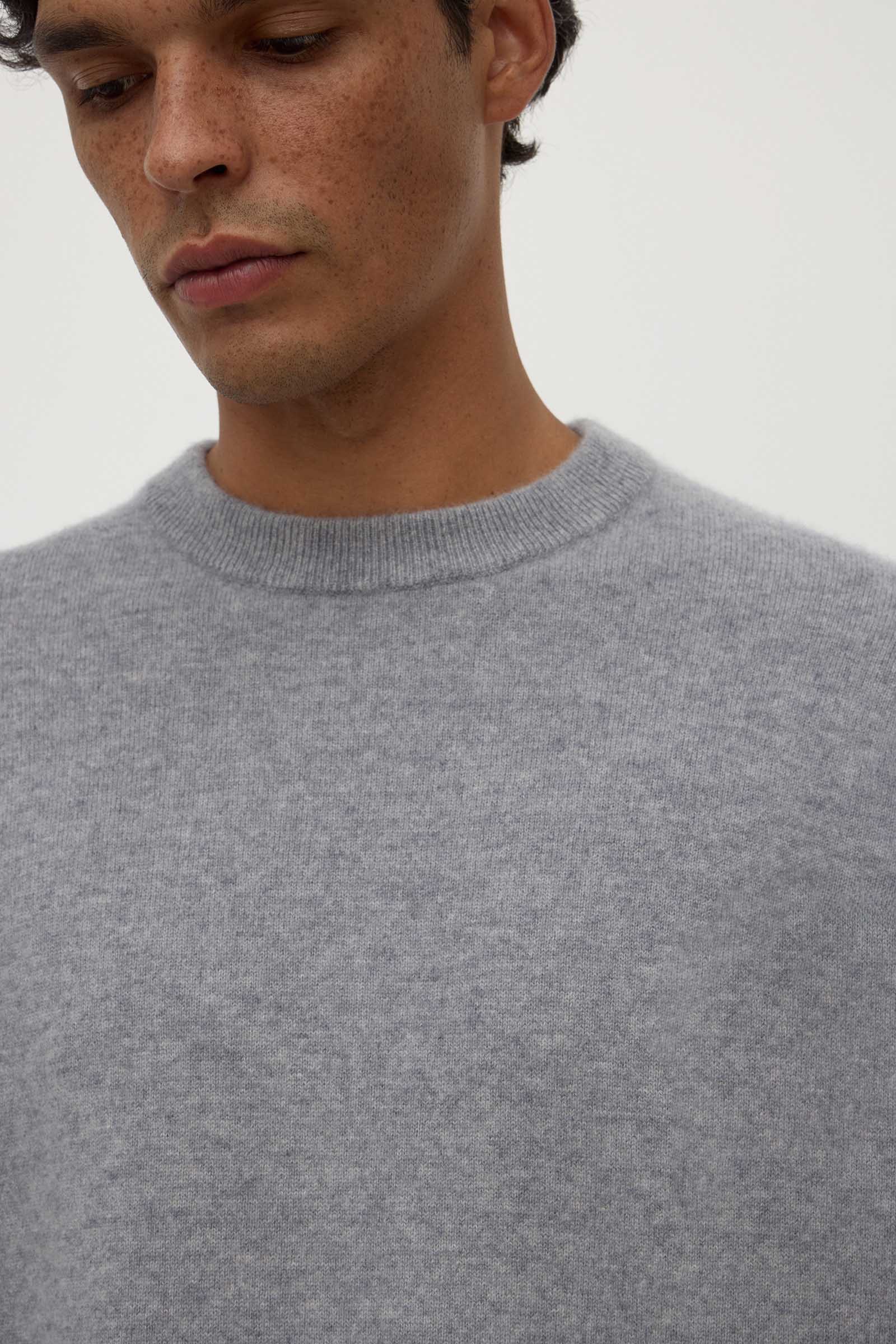 Crew Neck Cashmere Knit